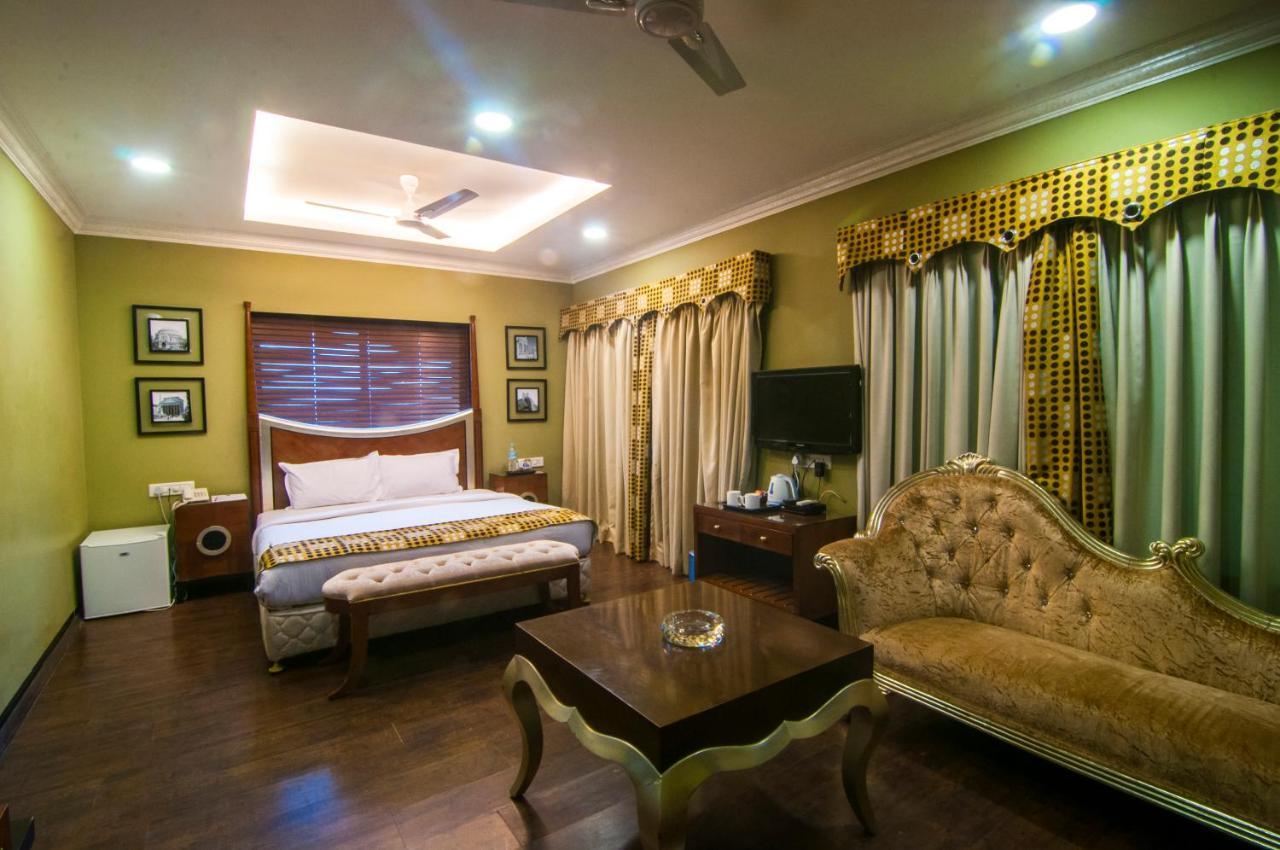 Jalsa Hotel & Banquets,Indore Eksteriør billede