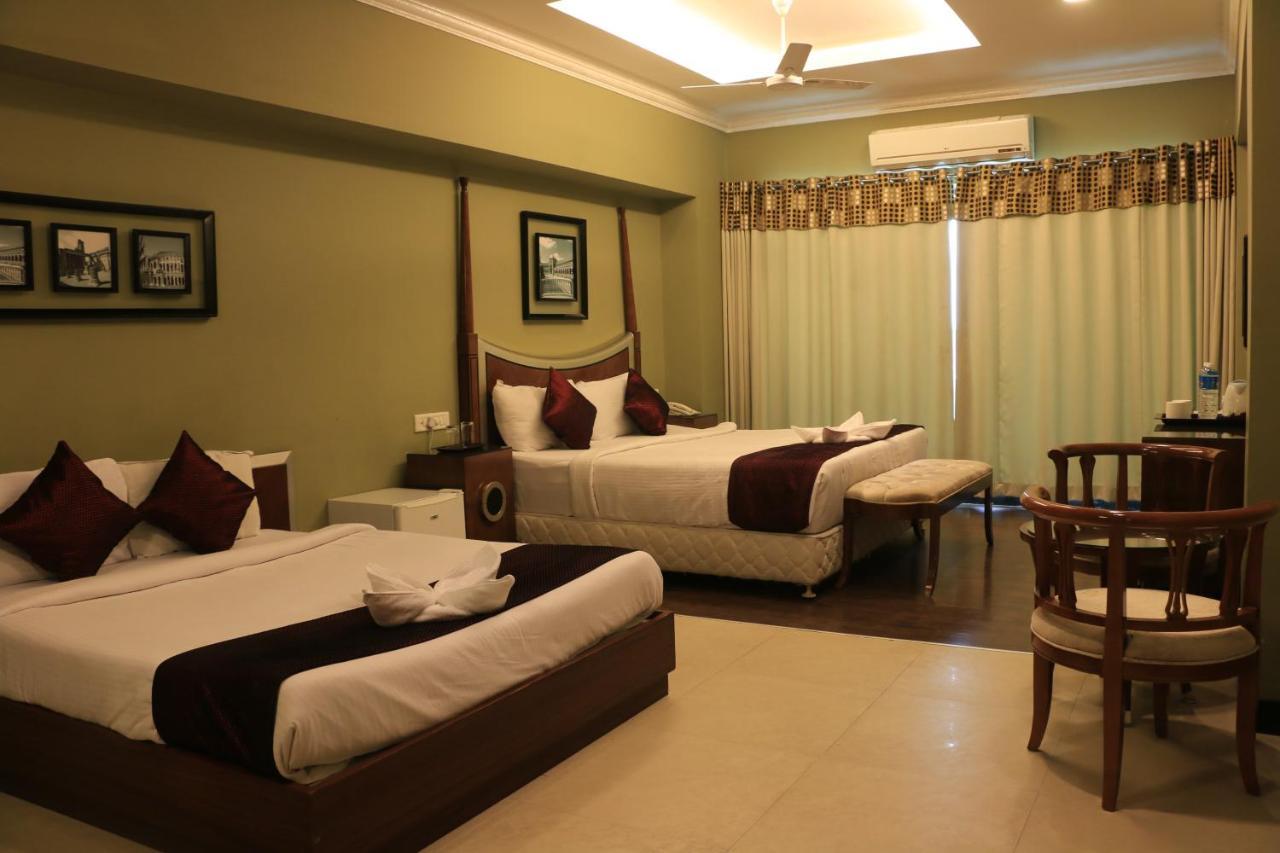 Jalsa Hotel & Banquets,Indore Eksteriør billede
