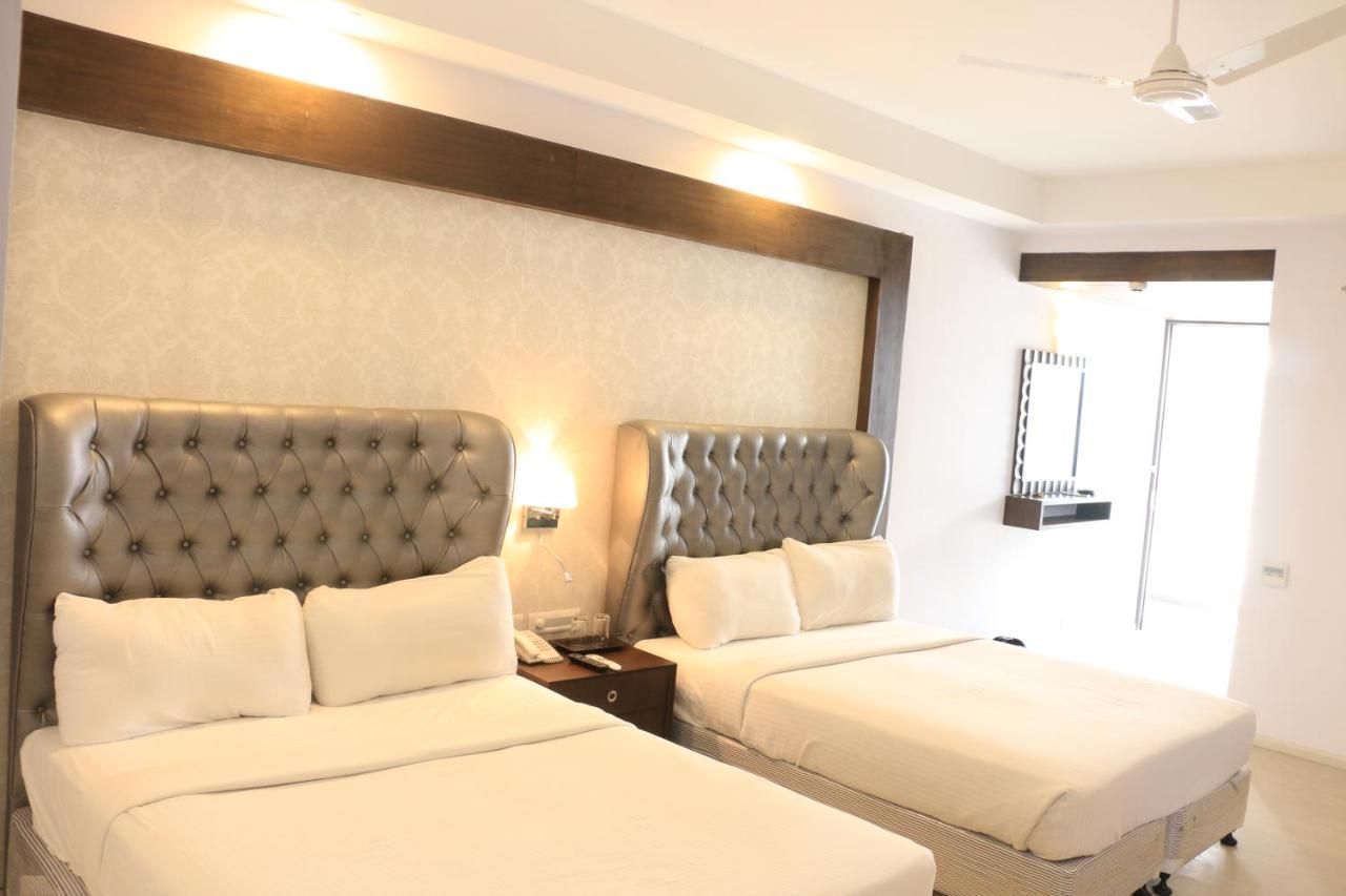 Jalsa Hotel & Banquets,Indore Eksteriør billede