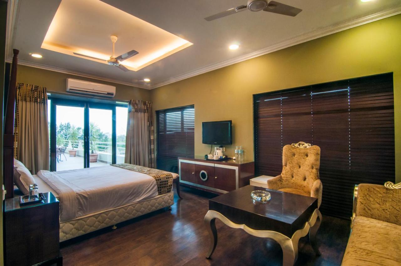 Jalsa Hotel & Banquets,Indore Eksteriør billede