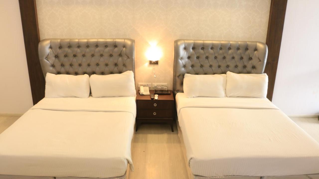 Jalsa Hotel & Banquets,Indore Eksteriør billede