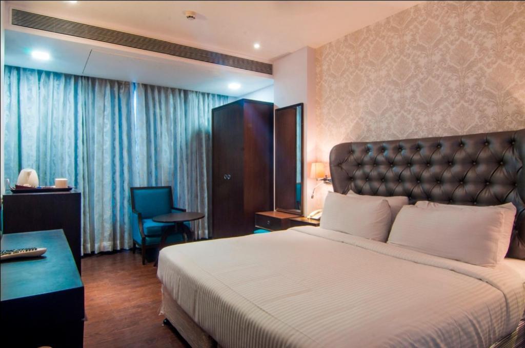 Jalsa Hotel & Banquets,Indore Eksteriør billede