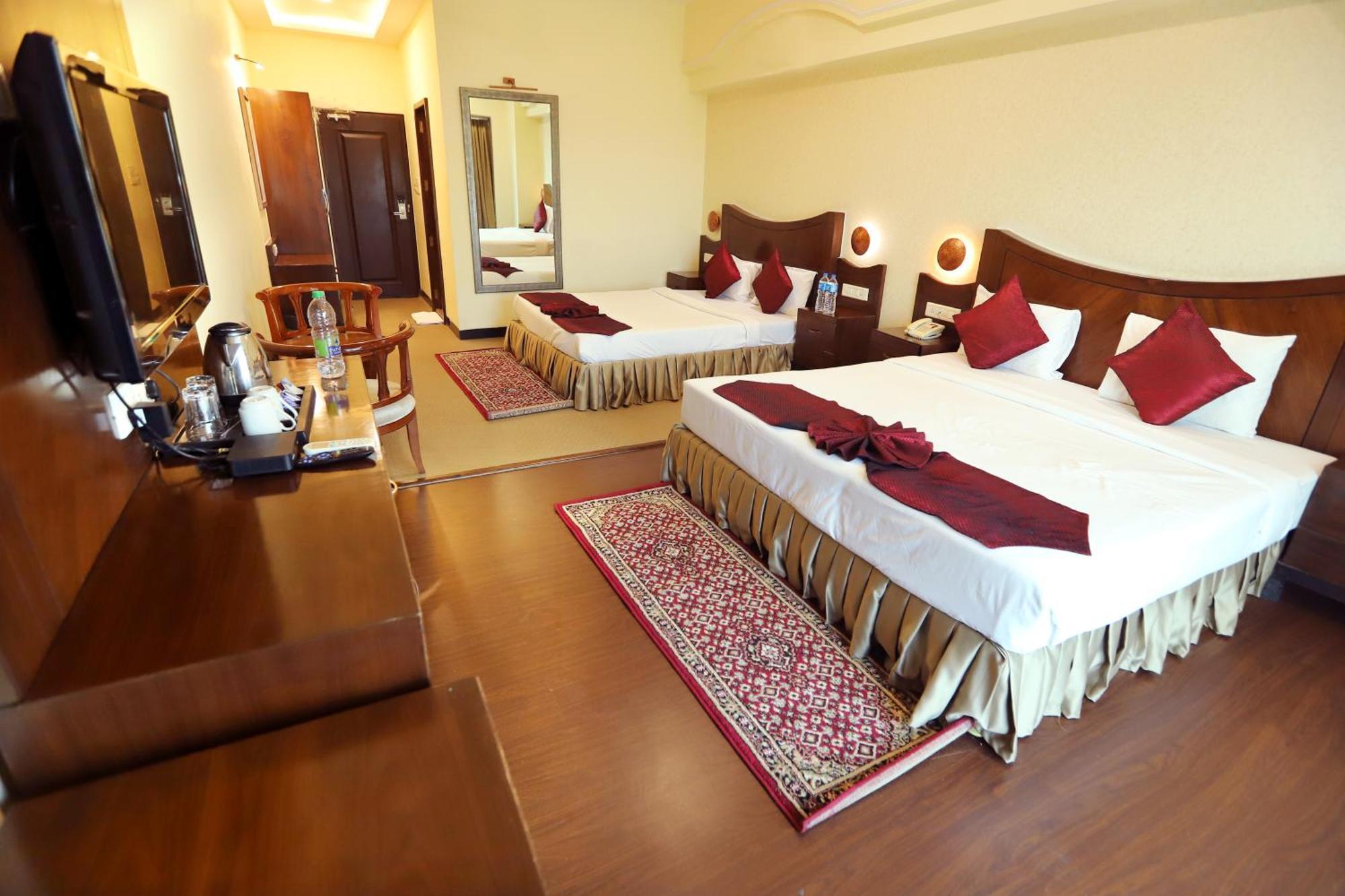 Jalsa Hotel & Banquets,Indore Eksteriør billede