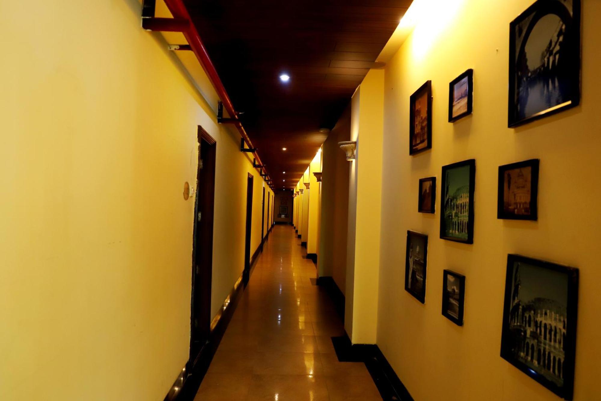 Jalsa Hotel & Banquets,Indore Eksteriør billede