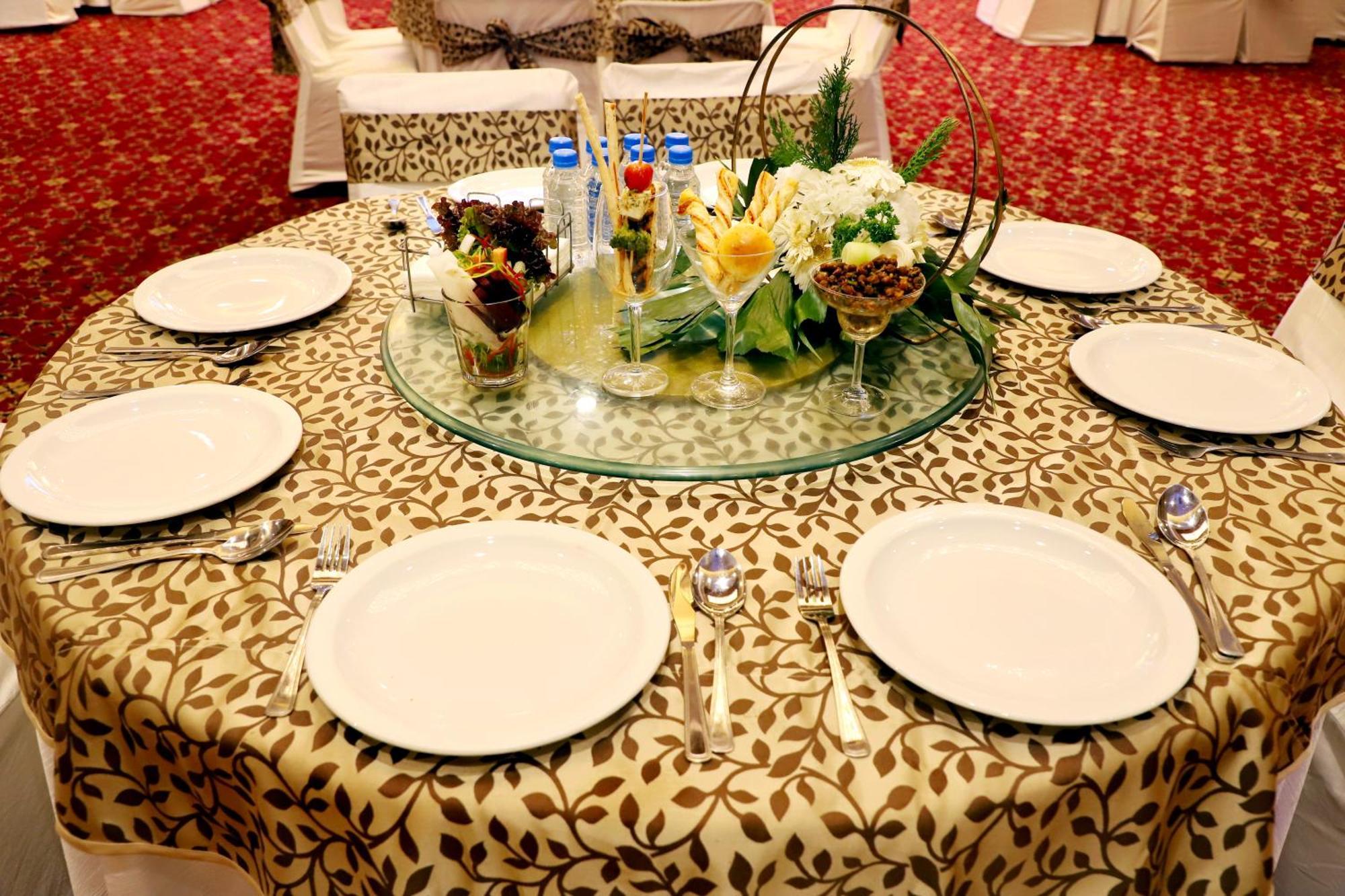 Jalsa Hotel & Banquets,Indore Eksteriør billede