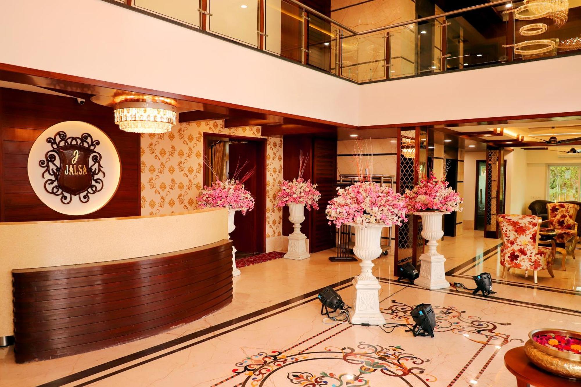 Jalsa Hotel & Banquets,Indore Eksteriør billede