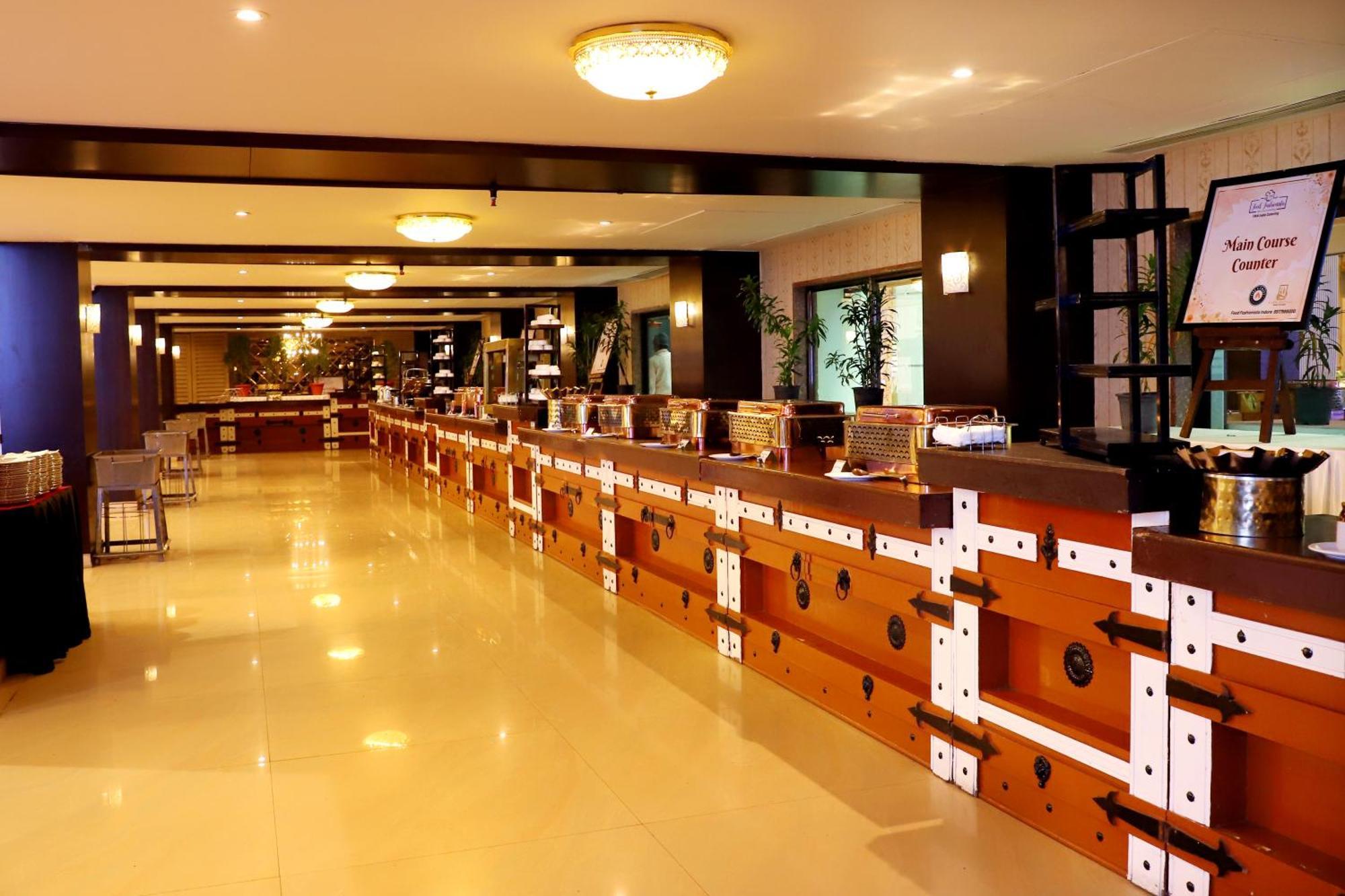 Jalsa Hotel & Banquets,Indore Eksteriør billede