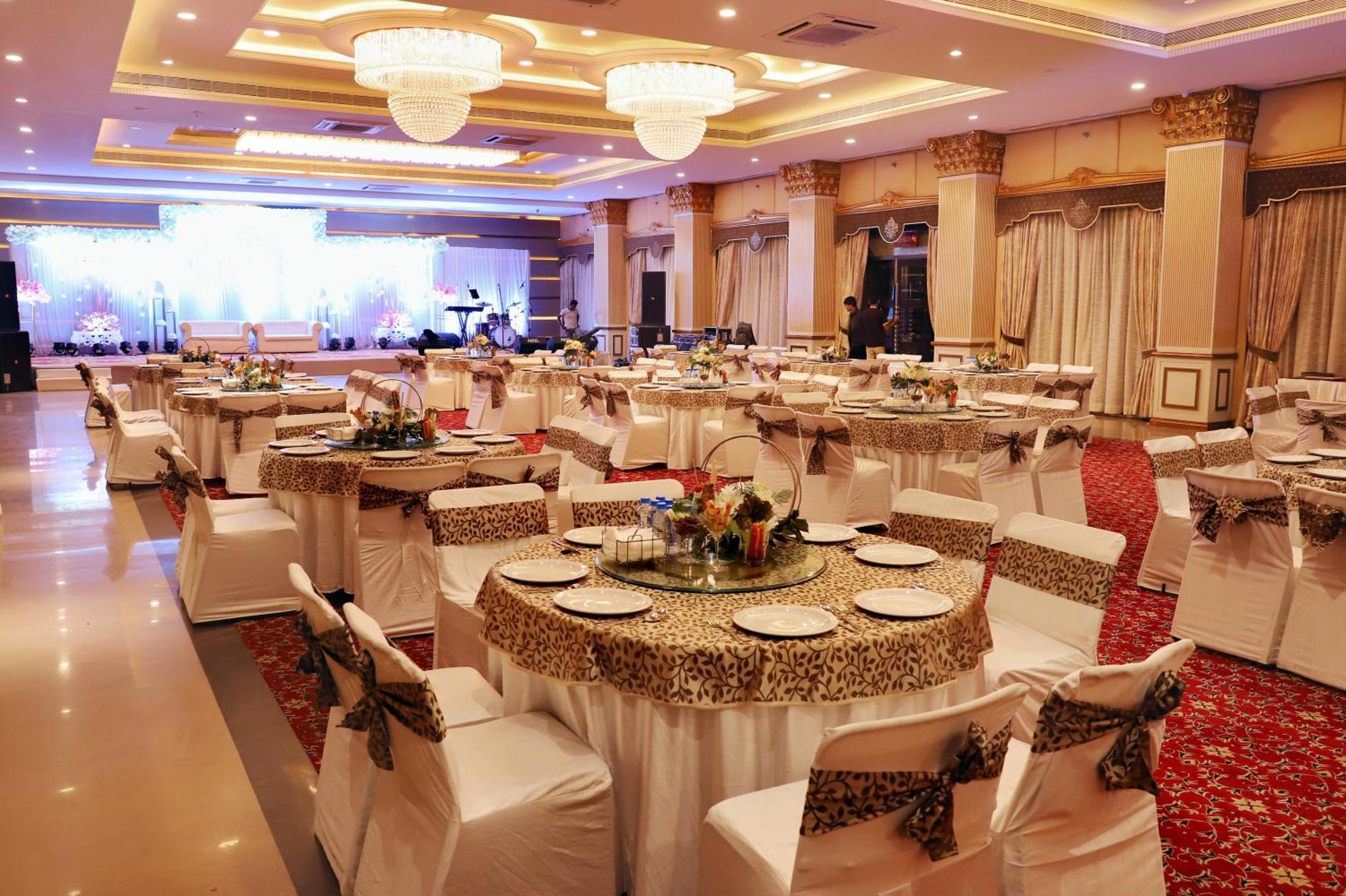Jalsa Hotel & Banquets,Indore Eksteriør billede