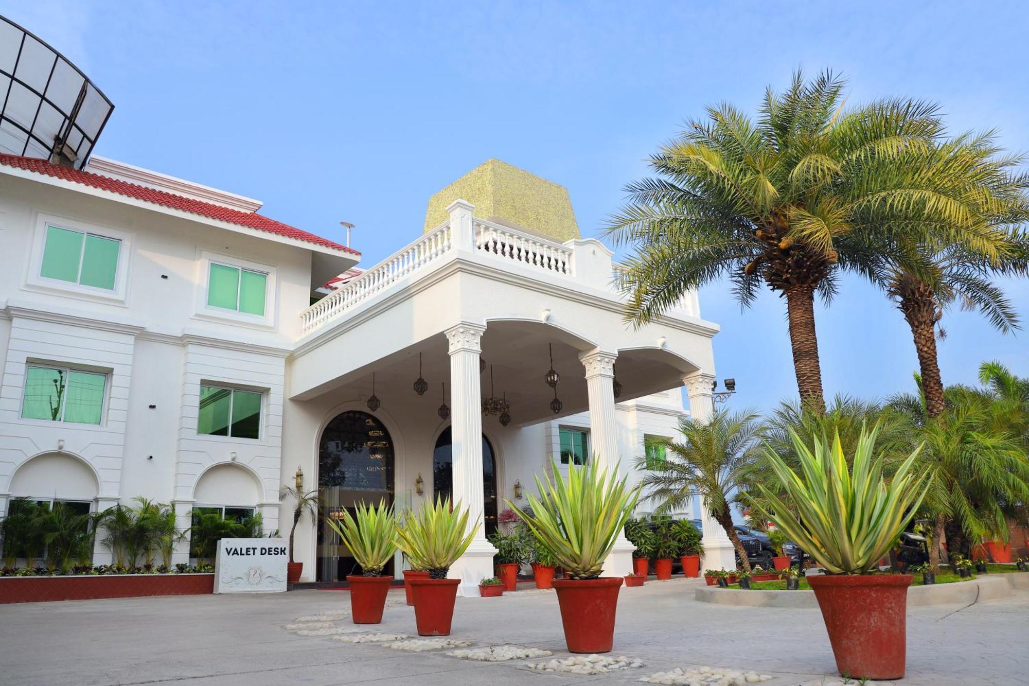 Jalsa Hotel & Banquets,Indore Eksteriør billede