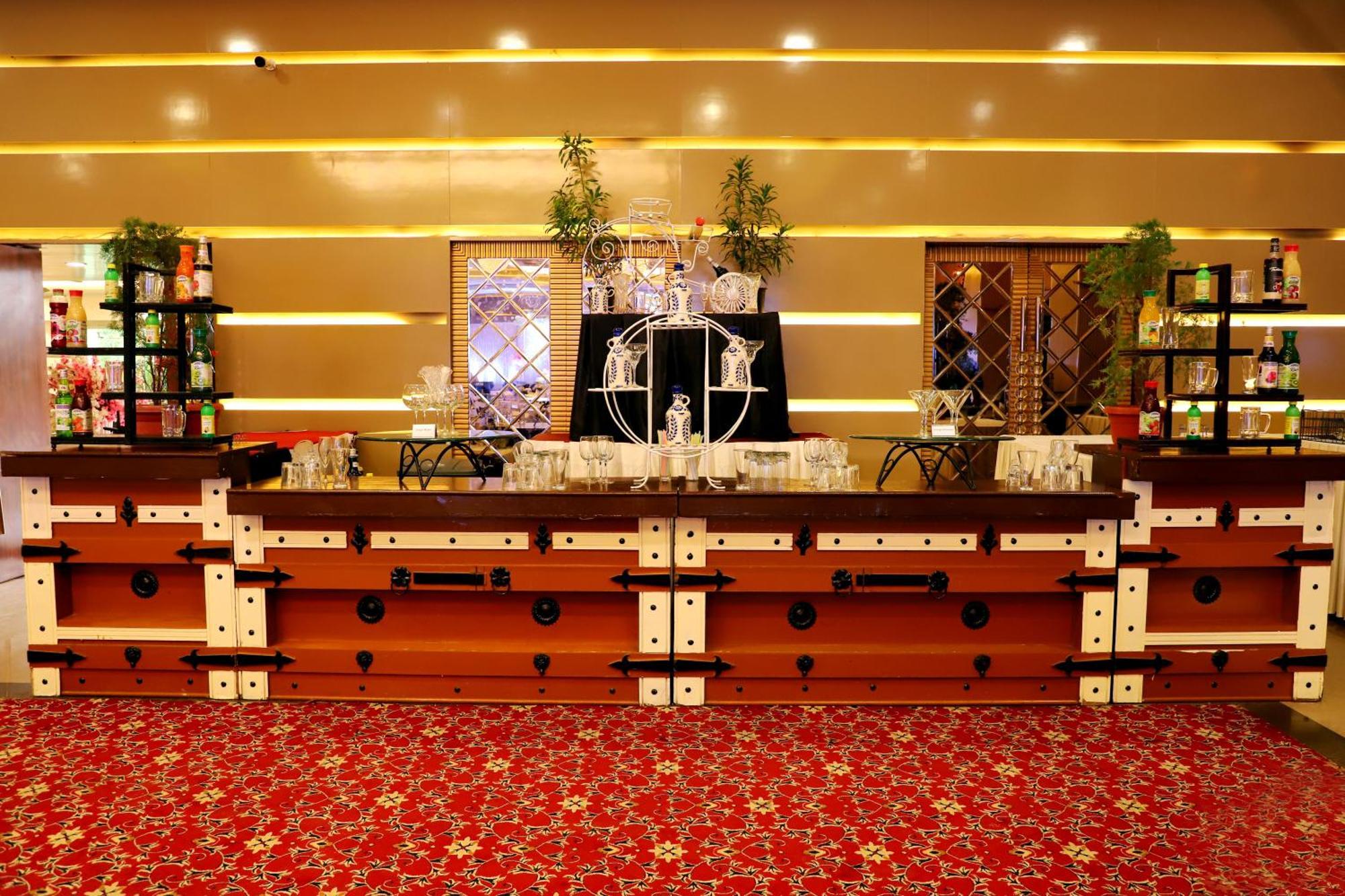 Jalsa Hotel & Banquets,Indore Eksteriør billede
