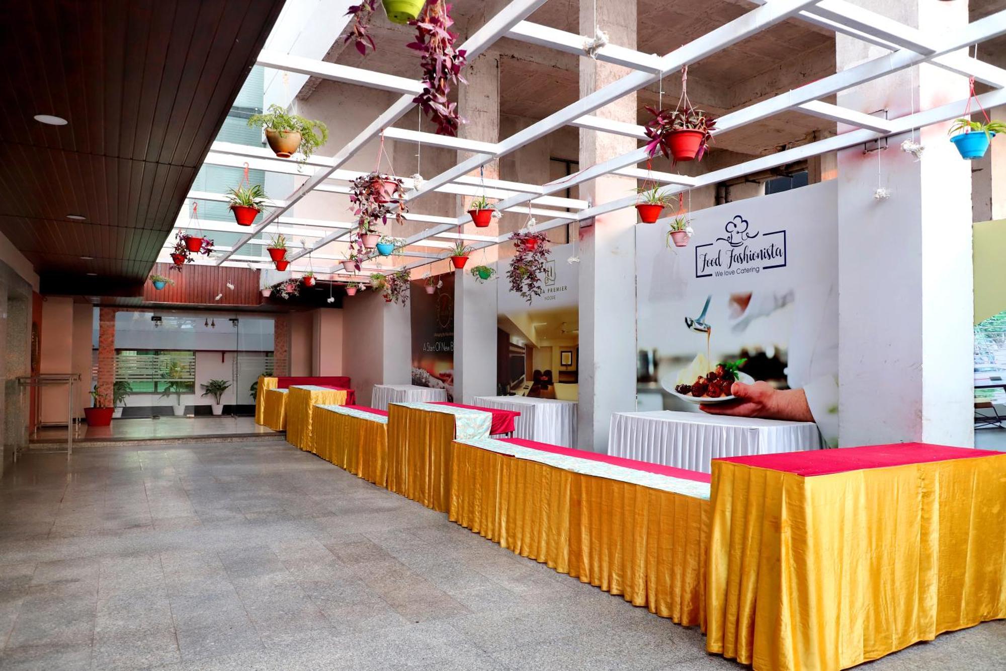 Jalsa Hotel & Banquets,Indore Eksteriør billede
