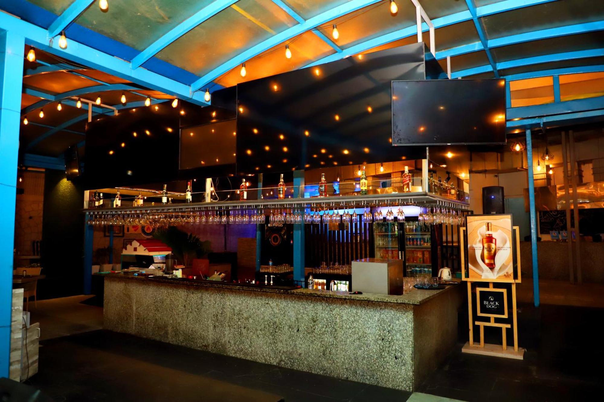 Jalsa Hotel & Banquets,Indore Eksteriør billede