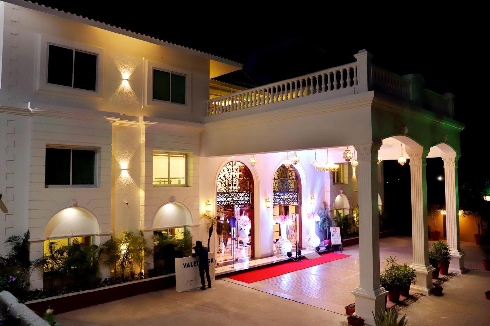 Jalsa Hotel & Banquets,Indore Eksteriør billede