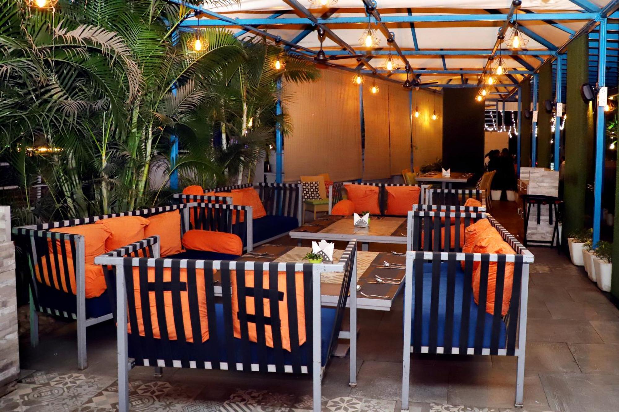 Jalsa Hotel & Banquets,Indore Eksteriør billede
